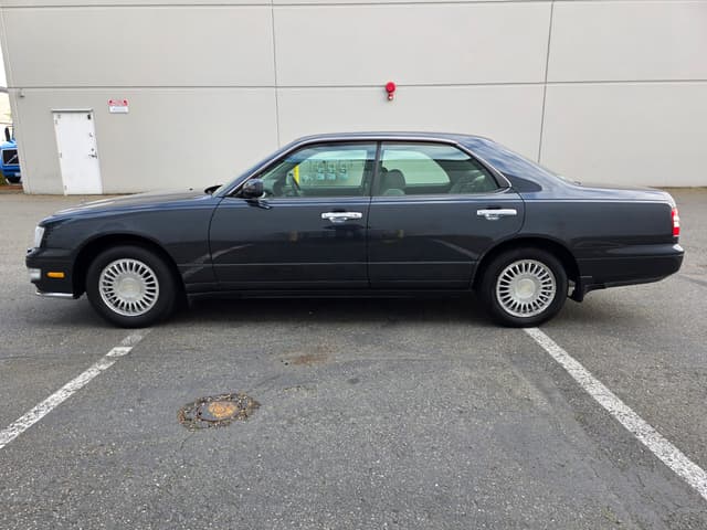 1999 Nissan Gloria JDM car for sale — photo 4 of 13