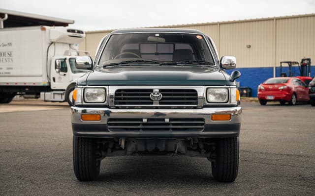 1997 Toyota Hilux JDM car for sale — photo 2 of 9
