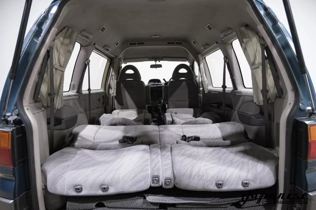 1994 Mitsubishi Delica JDM car for sale — photo 21 of 25