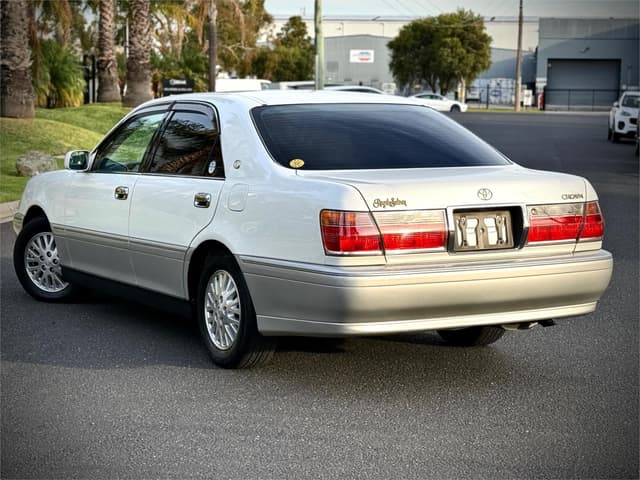 1999 Toyota Crown JDM car for sale — photo 9 of 10