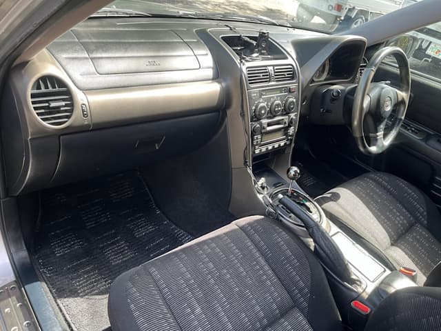 1998 Toyota Altezza JDM car for sale — photo 12 of 17