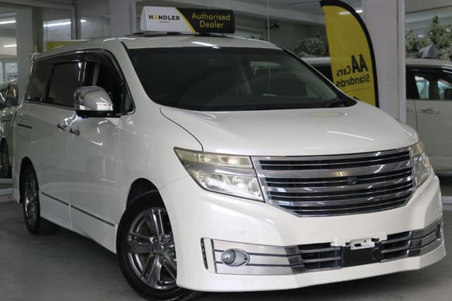2010 Nissan Elgrand JDM car for sale — photo 2 of 25