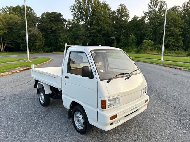 1991 Daihatsu Hijet JDM car for sale — photo 9 of 17