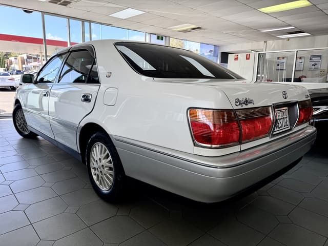 2000 Toyota Crown JDM car for sale — photo 3 of 6