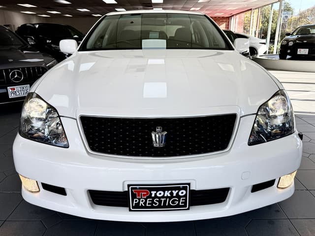 2005 Toyota Crown JDM car for sale — photo 2 of 5