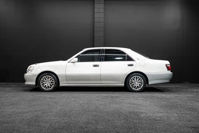2000 Toyota Crown JDM car for sale — photo 6 of 20
