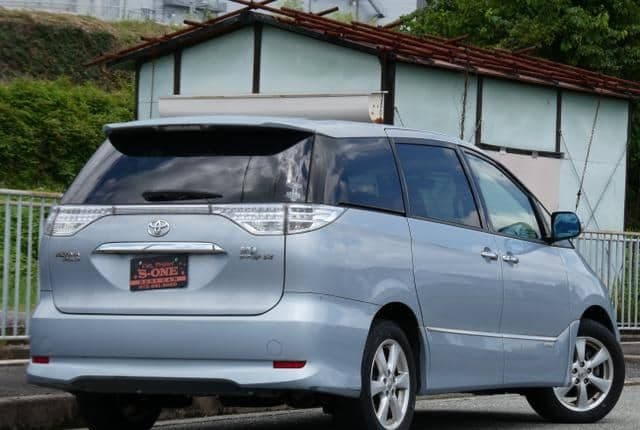 2009 Toyota Estima JDM car for sale — photo 3 of 16