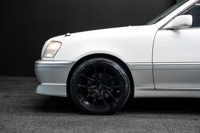 1999 Toyota Crown JDM car for sale — photo 8 of 19