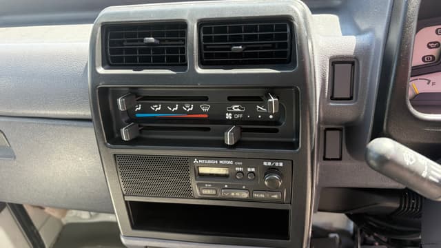 1998 Mitsubishi Minicab JDM car for sale — photo 15 of 25
