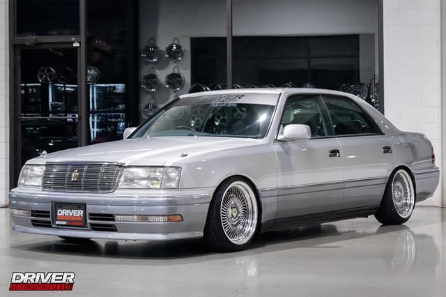 1997 Toyota Crown JDM car for sale — photo 6 of 24