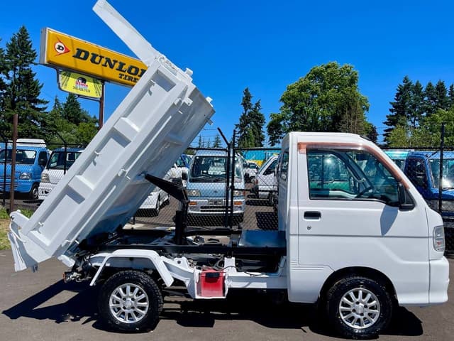 1999 Daihatsu Hijet JDM car for sale — photo 10 of 25