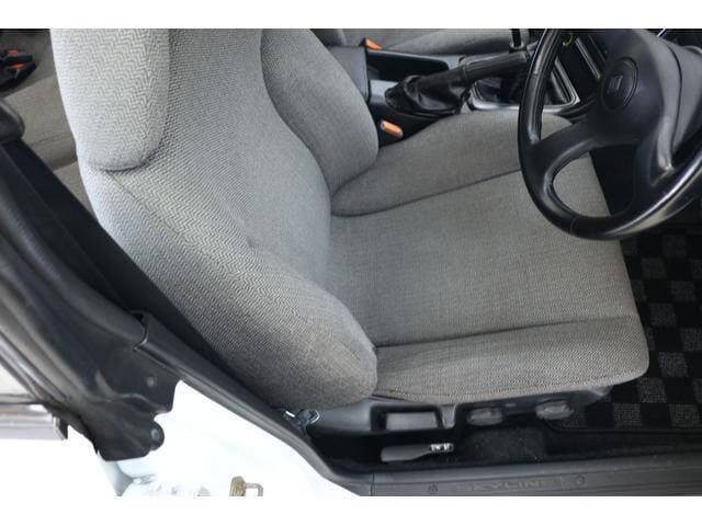 1989 Nissan Skyline JDM car for sale — photo 10 of 16