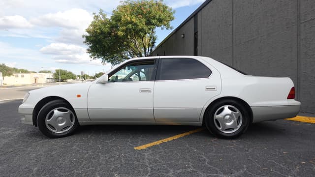 1998 Toyota Celsior JDM car for sale — photo 8 of 11