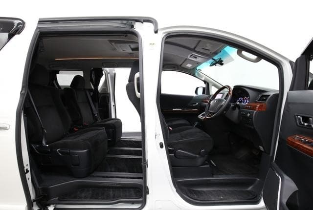 2010 Toyota Vellfire JDM car for sale — photo 13 of 25