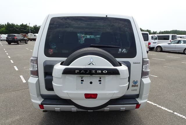 2011 Mitsubishi Pajero JDM car for sale — photo 4 of 25