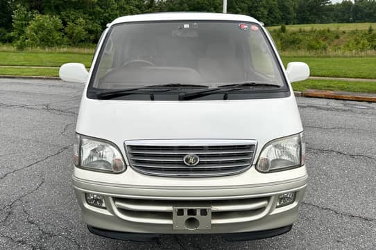 2000 Toyota HiAce JDM car for sale — photo 2 of 7
