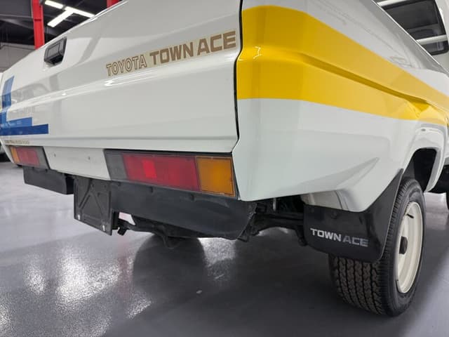 1989 Toyota Townace JDM car for sale — photo 23 of 25