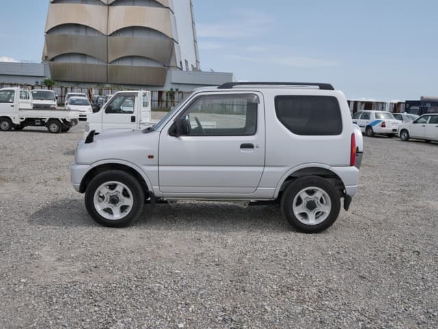 2001 Suzuki Jimny JDM car for sale — photo 8 of 25