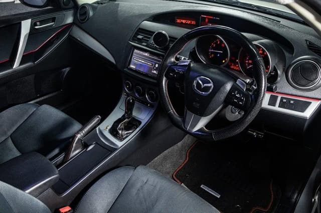 2010 Mazda Axela JDM car for sale — photo 13 of 17