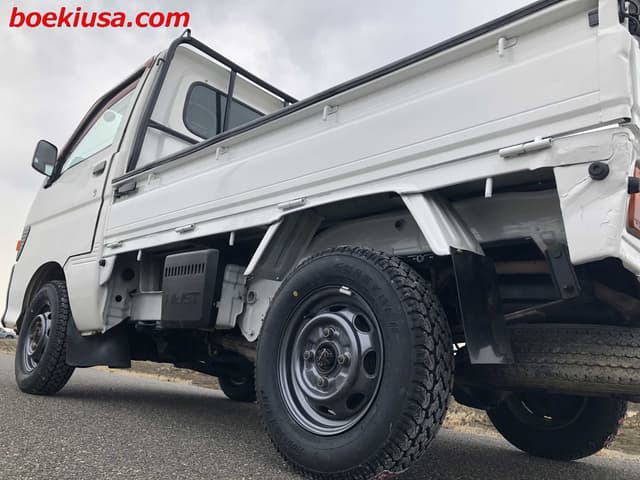 1997 Daihatsu Hijet JDM car for sale — photo 5 of 24