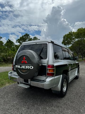 1996 Mitsubishi Pajero JDM car for sale — photo 6 of 21