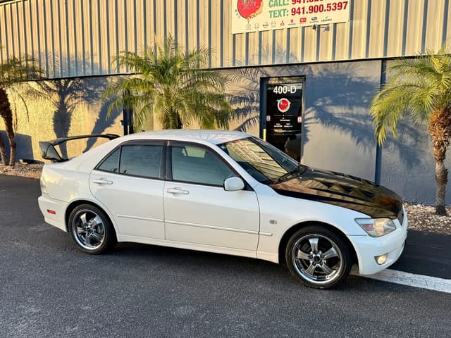 2000 Toyota Altezza JDM car for sale — photo 11 of 25