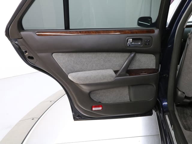 1998 Nissan Cima JDM car for sale — photo 20 of 25