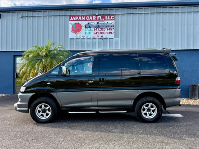 2000 Mitsubishi Delica JDM car for sale — photo 4 of 19
