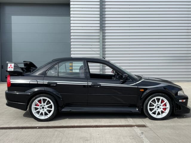 2002 Mitsubishi Lancer Evolution JDM car for sale — photo 9 of 25