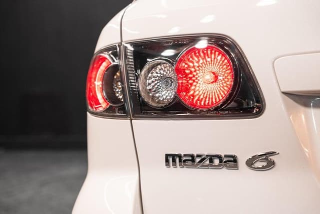 2004 Mazda Atenza JDM car for sale — photo 15 of 20