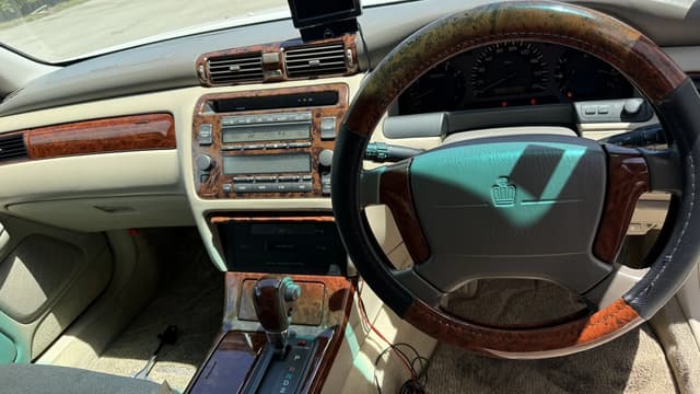 2000 Toyota Crown JDM car for sale — photo 9 of 13