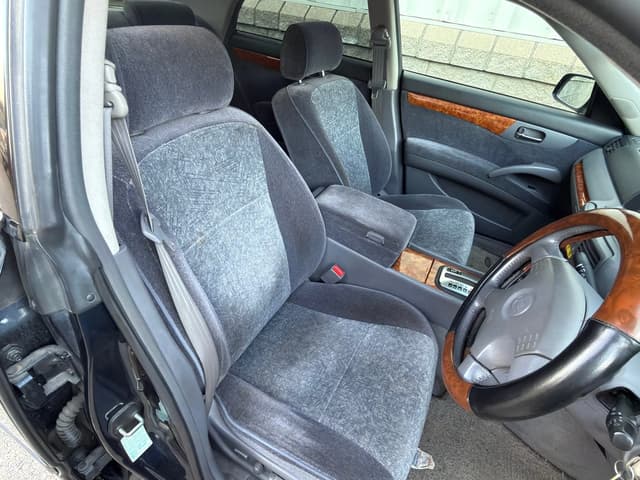 2001 Nissan Gloria JDM car for sale — photo 10 of 22