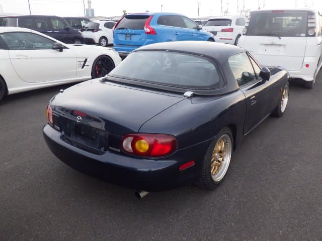 1998 Mazda Roadster (Eunos Roadster / MX-5) JDM car for sale — photo 4 of 9