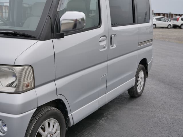 2001 Mitsubishi Town Box JDM car for sale — photo 9 of 25
