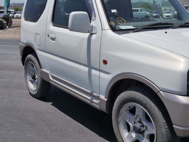2001 Suzuki Jimny JDM car for sale — photo 10 of 25