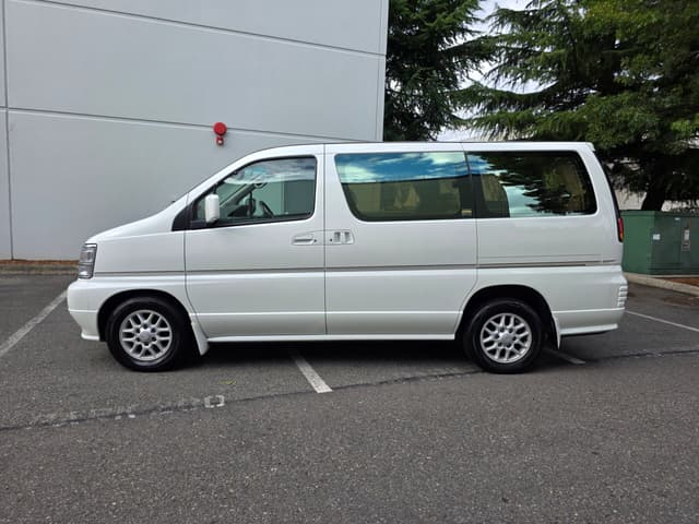 2000 Nissan Elgrand JDM car for sale — photo 16 of 16