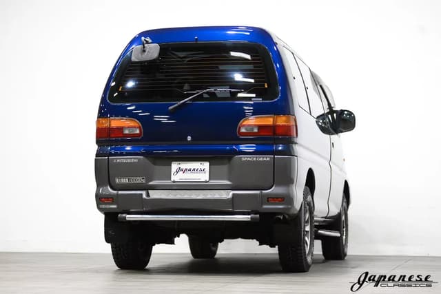 1996 Mitsubishi Delica JDM car for sale — photo 8 of 25