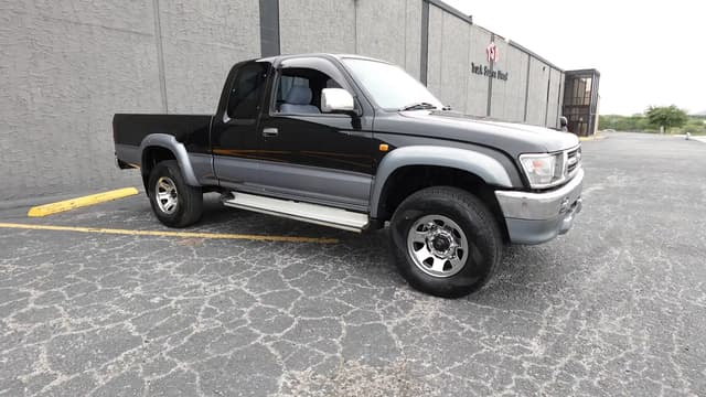 1998 Toyota Hilux JDM car for sale — photo 2 of 16