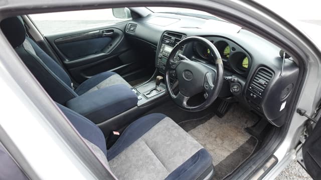 1997 Toyota Aristo JDM car for sale — photo 12 of 15