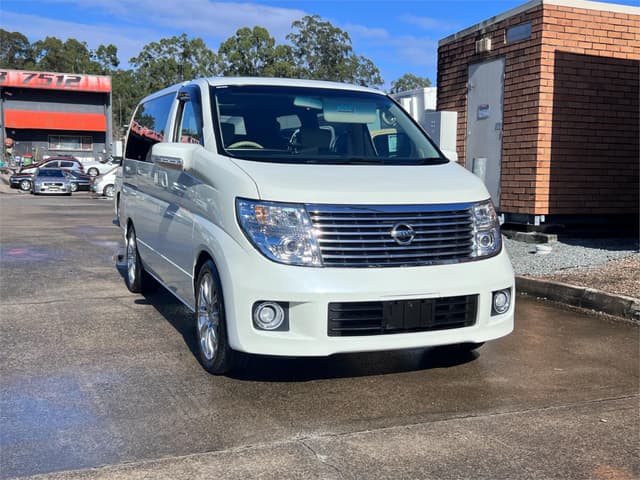 2006 Nissan Elgrand JDM car for sale — photo 3 of 16