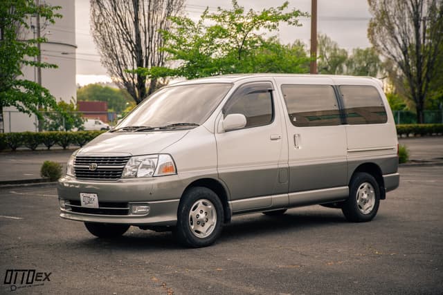 2001 Toyota Granvia JDM car for sale — photo 5 of 25