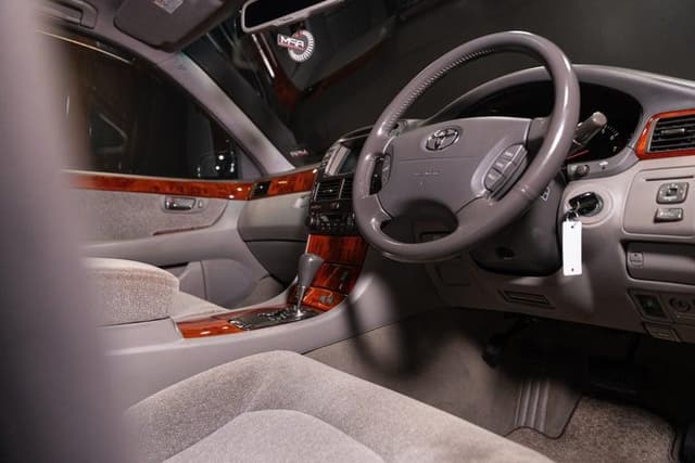 2002 Toyota Celsior JDM car for sale — photo 15 of 17
