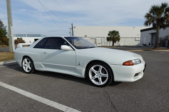 1990 Nissan Skyline JDM car for sale — photo 4 of 18
