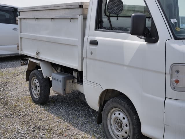 2001 Daihatsu Hijet JDM car for sale — photo 10 of 25