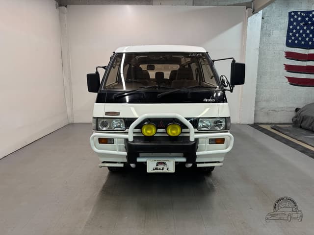 1991 Mitsubishi Delica JDM car for sale — photo 5 of 25