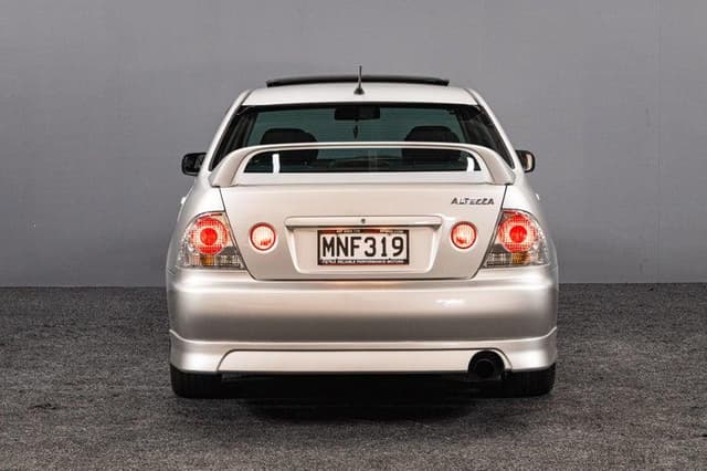 1999 Toyota Altezza JDM car for sale — photo 7 of 20