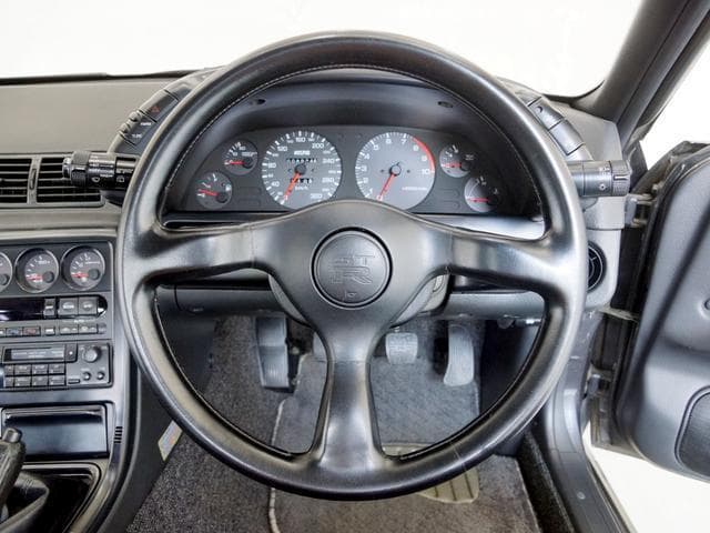 1990 Nissan Skyline JDM car for sale — photo 17 of 25