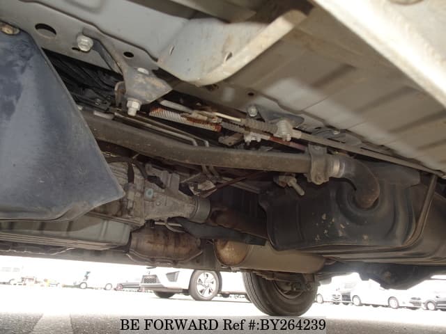 2005 Toyota HiAce JDM car for sale — photo 17 of 25