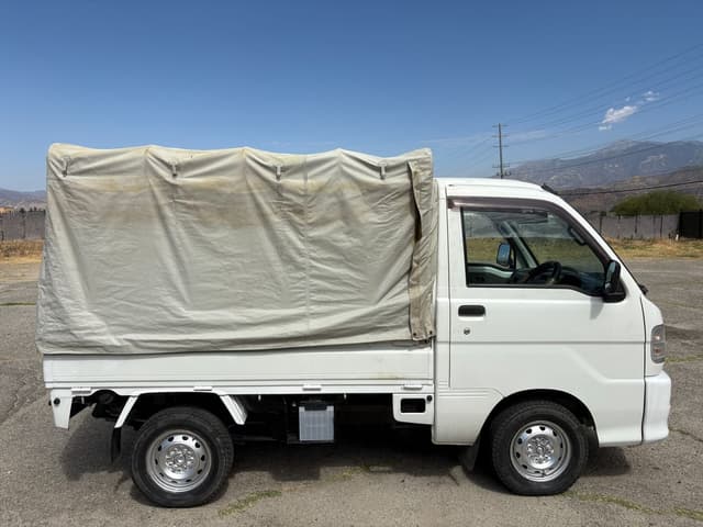 2000 Daihatsu Hijet JDM car for sale — photo 17 of 23
