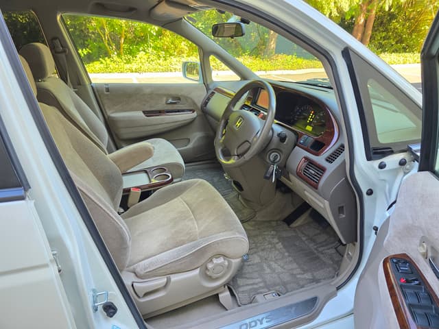 2000 Honda Odyssey JDM car for sale — photo 11 of 15